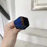 broszka indygo rękodzieło z pracowni HAART