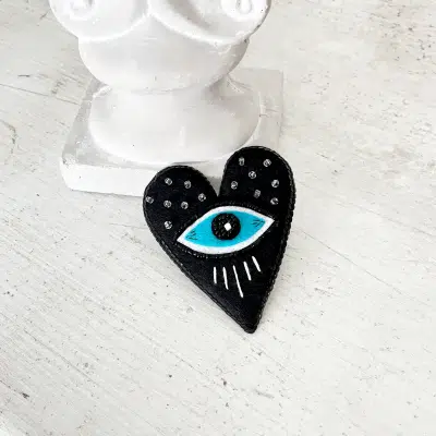 broszka patrz sercem