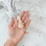 broszka kot ręcznie haftowana