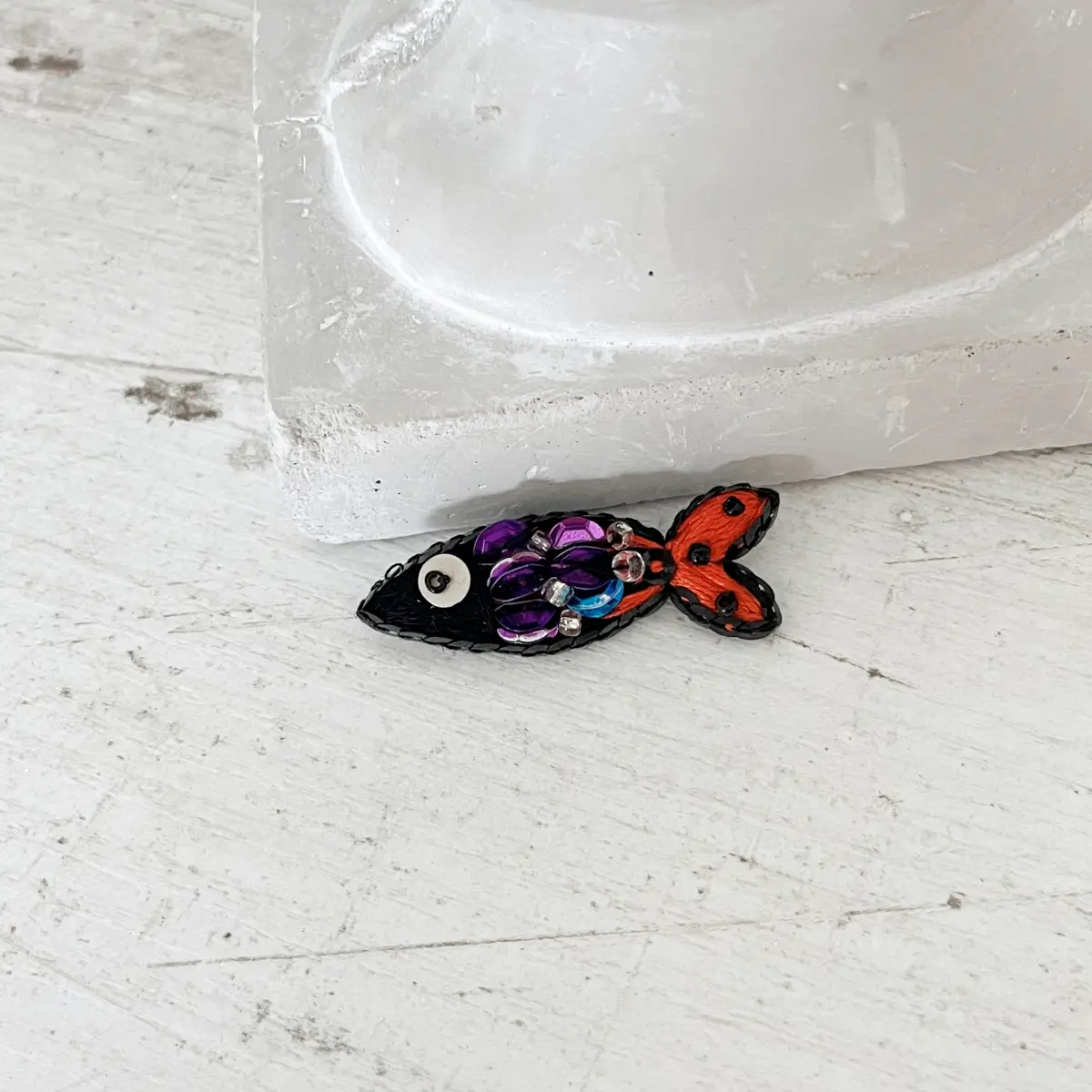 przypinka broszka rybka