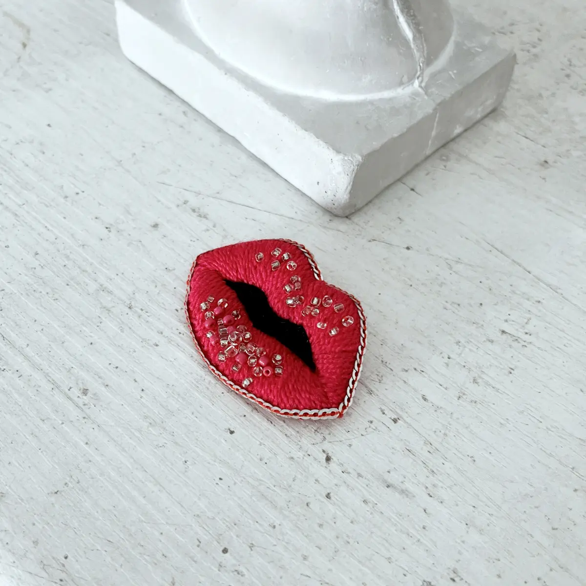 Broszka USTA 7 - obrazek 3