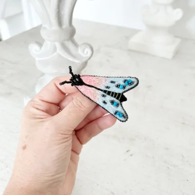 broszka ćma ręcznie szyta