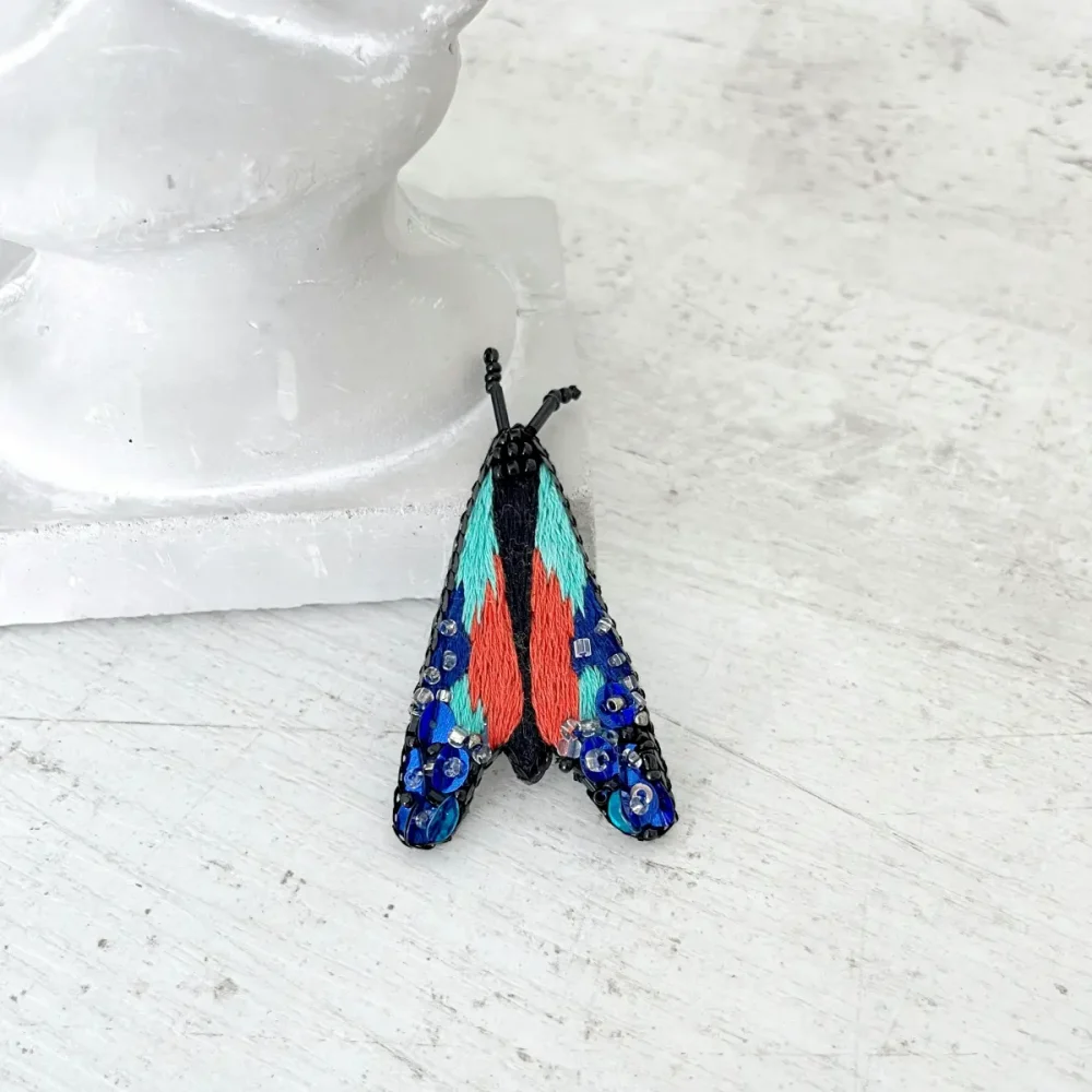 broszka ćma motyl